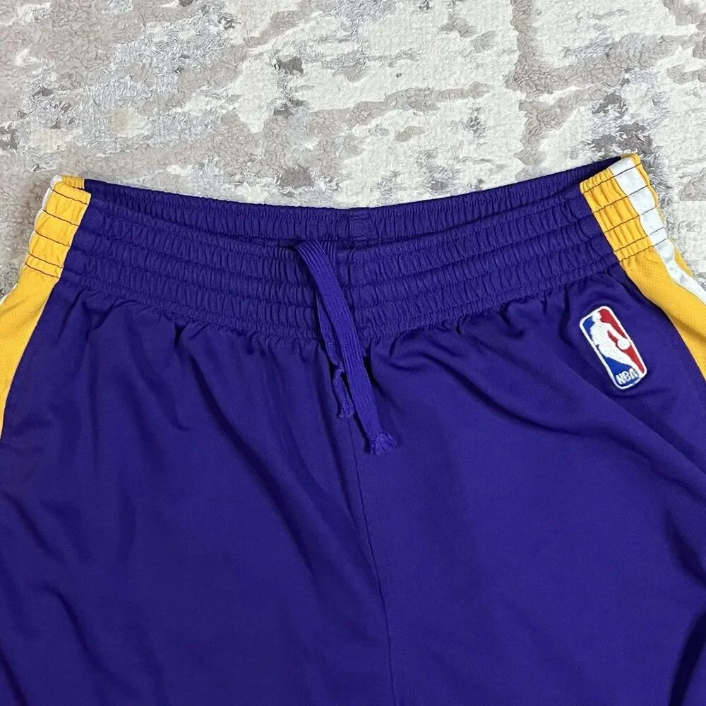 Los Angeles Lakers Basketball Shorts Men's Size Small NBA Adidas Vintage Playoff